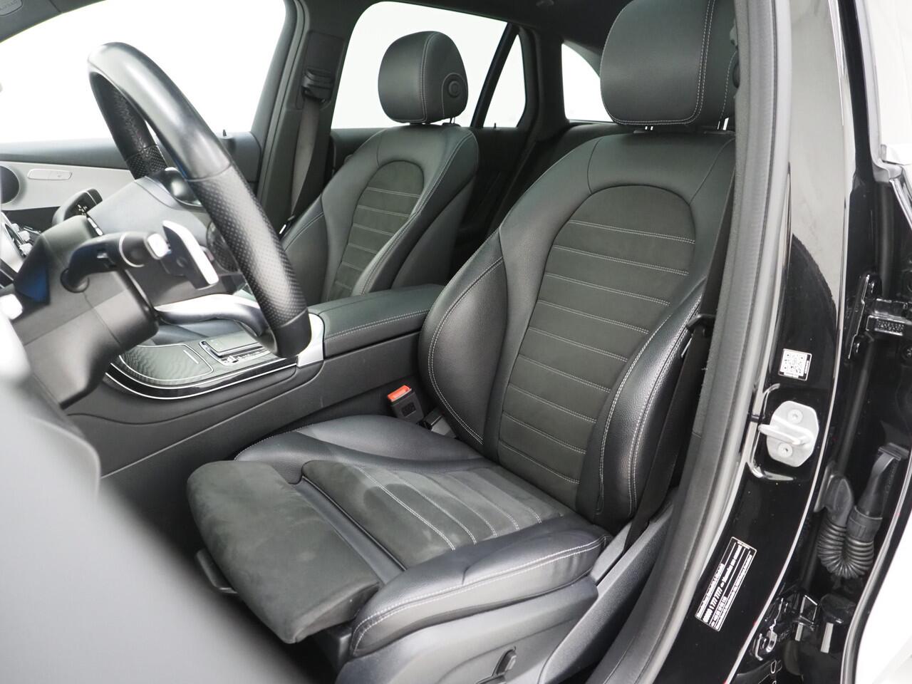 Mercedes-Benz GLC-KLASSE 300e 4MATIC AMG | Panoramadak | Trekhaak | Camera | Cruise | DAB | Stoelverwarming