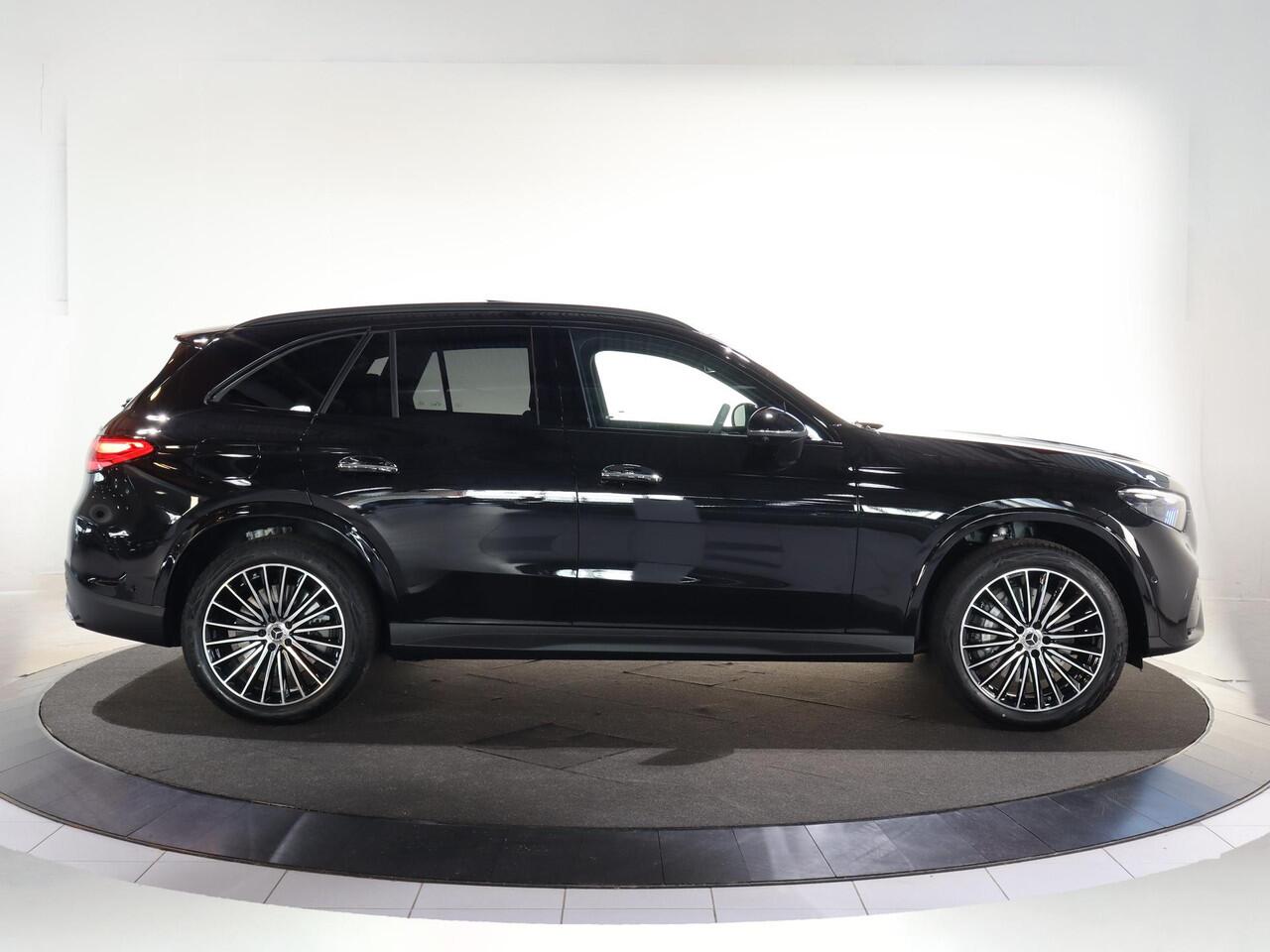 Mercedes-Benz GLC-KLASSE 300e 4MATIC Sport Edition | Panoramaschuifdak | Premium pakket | Nightpakket | 360° camera | Dodehoekassistent | DIGITAL LIGHT | Trekhaak |