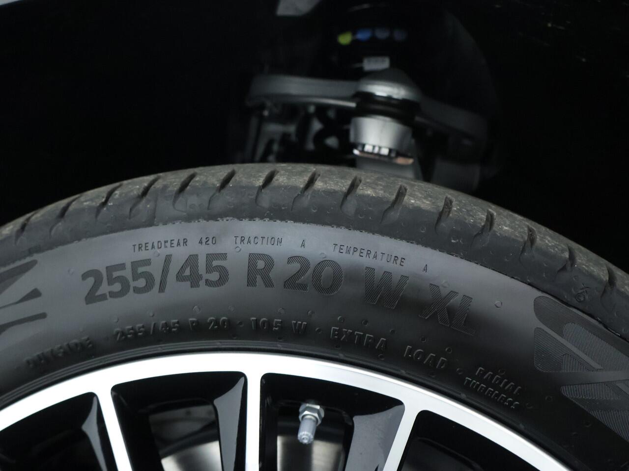 Mercedes-Benz GLC-KLASSE 300e 4MATIC Sport Edition | Nightpakket | AMG Premium | Parkeerpakket met 360°-camera | EASY PACK achterklep | URBAN GUARD voertuigbescherming plus | Memorypakket | Dodehoekassistent |