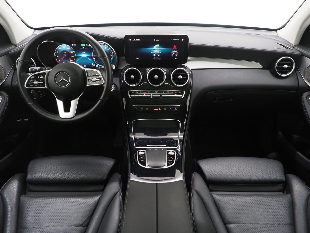 Mercedes-Benz GLC-KLASSE 300e 4MATIC Premium Plus | Panoramadak | Trekhaak | Burmester | 360 | Adaptive Cruise | Keyless
