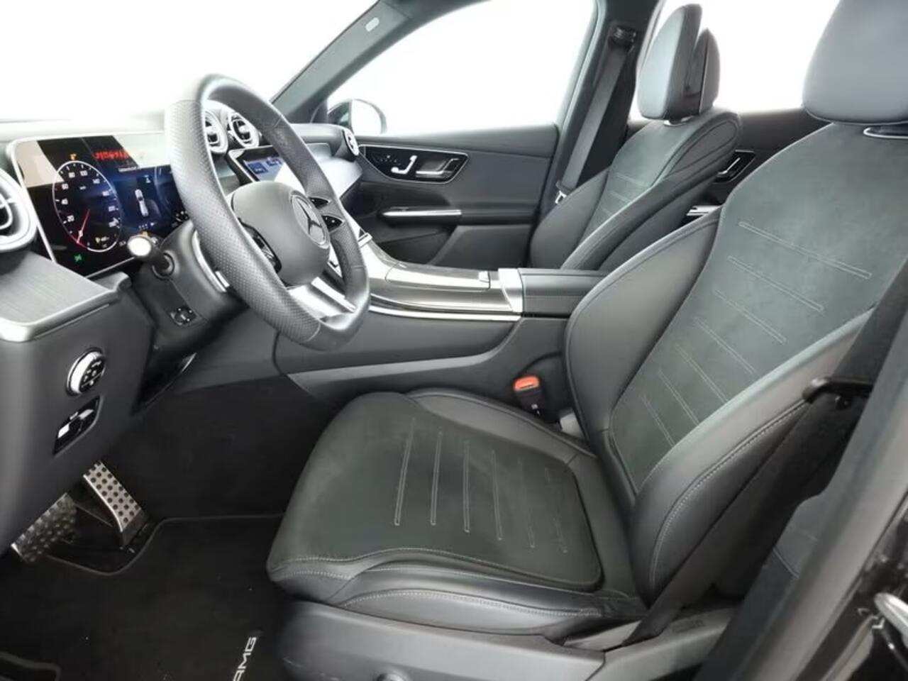 Mercedes-Benz GLC-KLASSE 300e 4MATIC AMG Line MEMORY TREKHAAK LED CAMERA STUURVERWARMING STOELVERWARMING