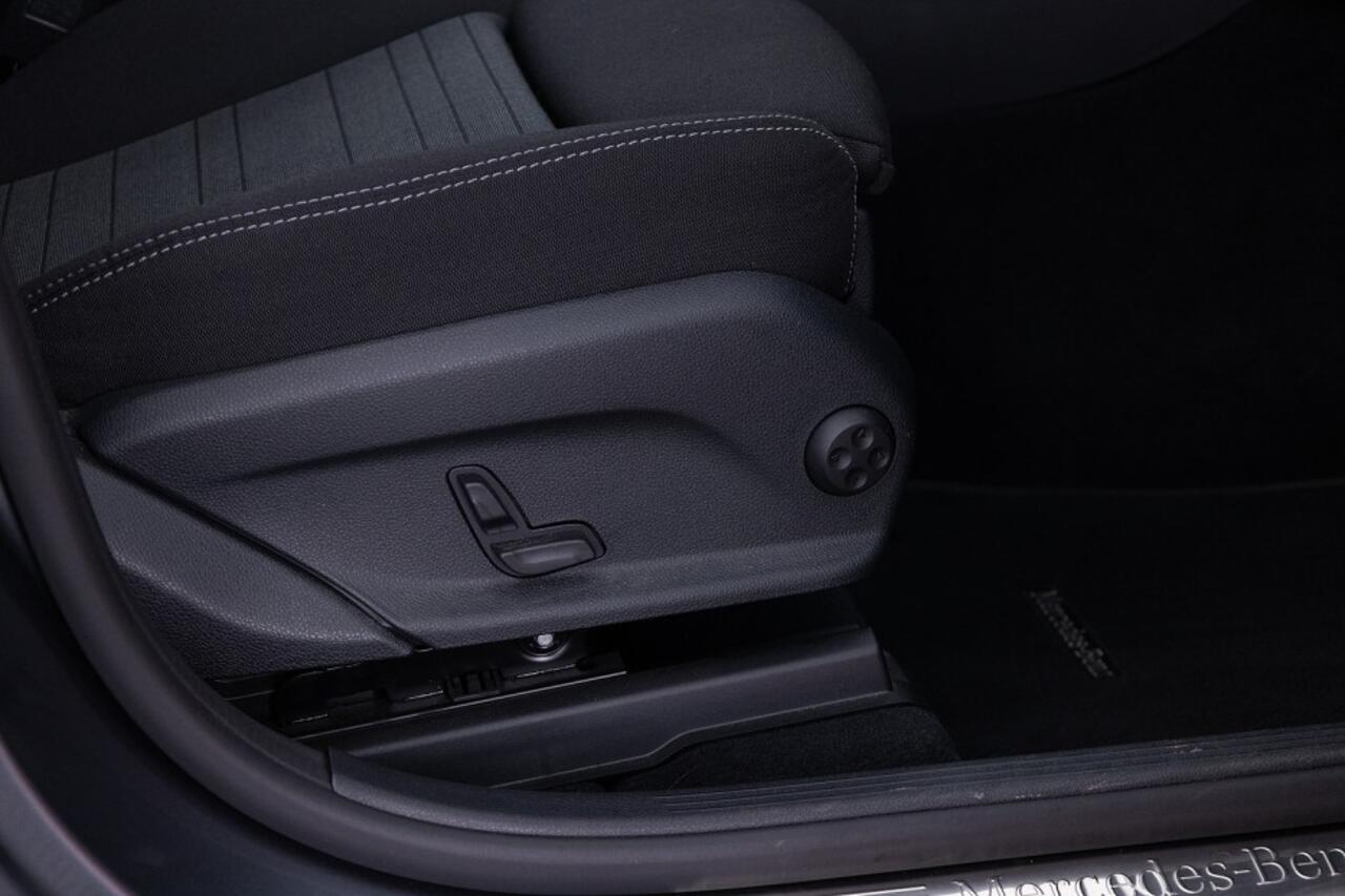 Mercedes-Benz GLC-KLASSE 300 de 4MATIC Business Solution Automaat | Full LED | Trekhaak | PHEV