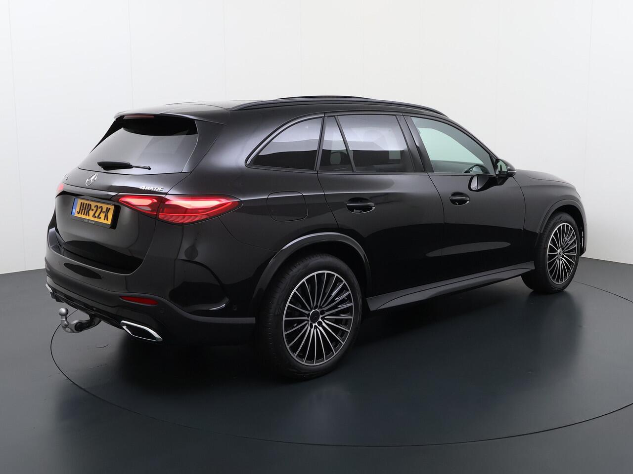 Mercedes-Benz GLC-KLASSE 300 e 4MATIC AMG Line | Achterasbesturing Luchtvering Burmester Head-Up Trekhaak Memory