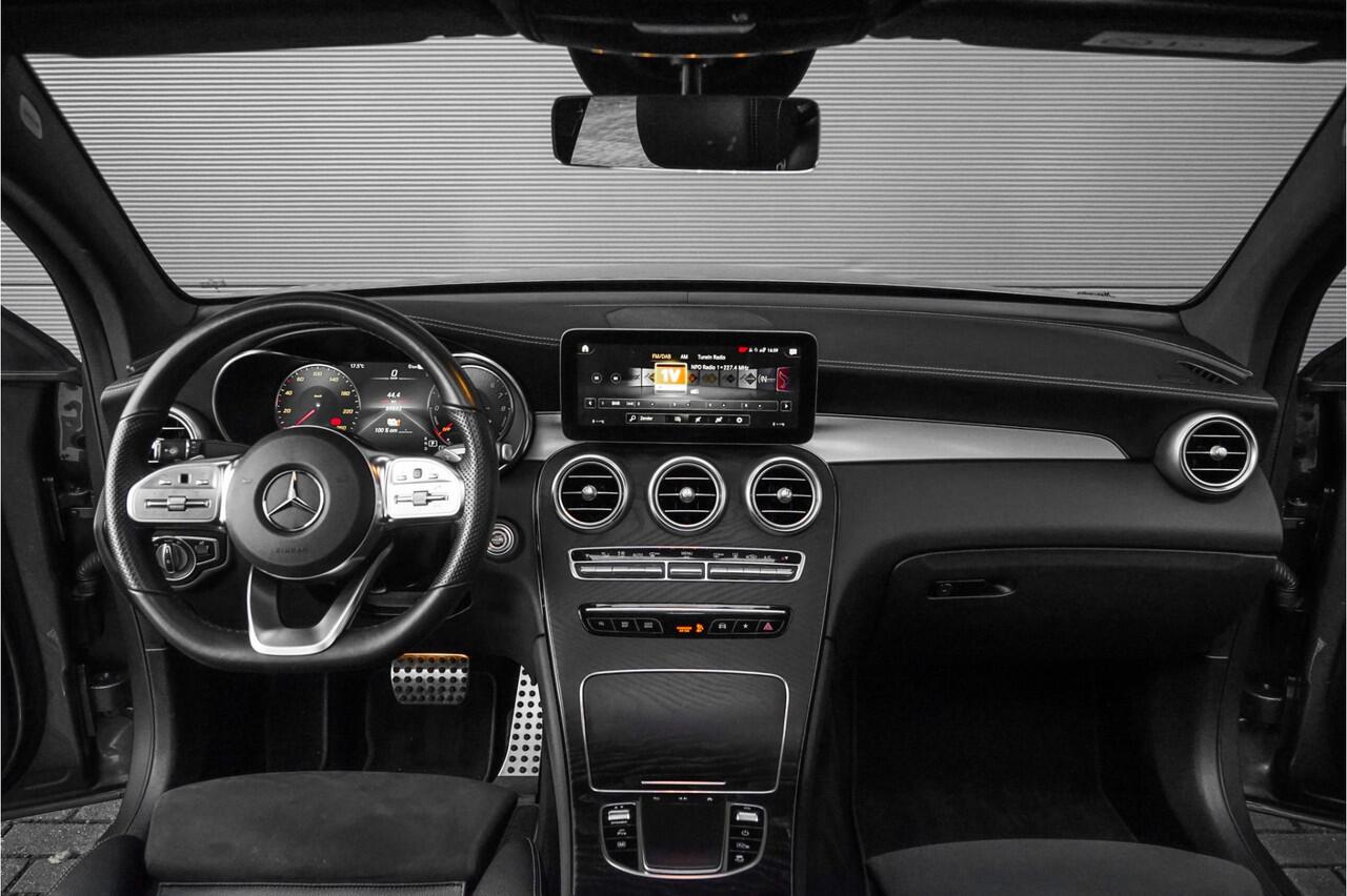 Mercedes-Benz GLC-KLASSE Coupé 300e 4M AMG Line Night Pano 360° Camera 19"