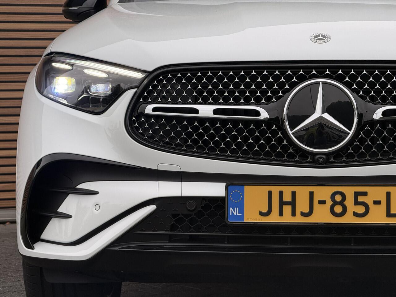 Mercedes-Benz GLC-KLASSE Coupé 300e 4MATIC AMG Line Panoramadak /360 Camera / Navigatie