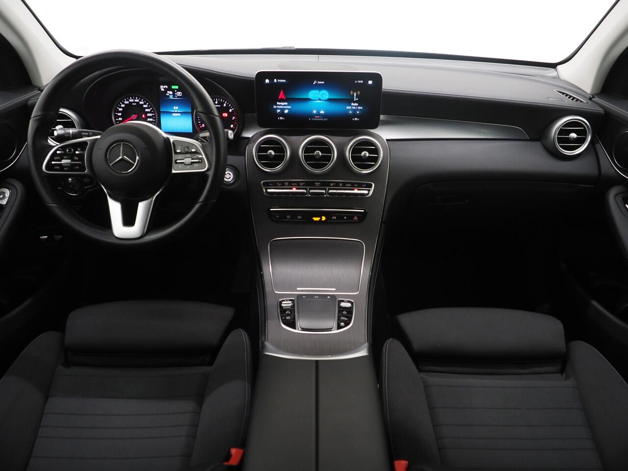 Mercedes-Benz GLC-KLASSE 300e 4MATIC Night Black | Stoelverwarming | Cruise | LED | PDC | Carplay | Climate