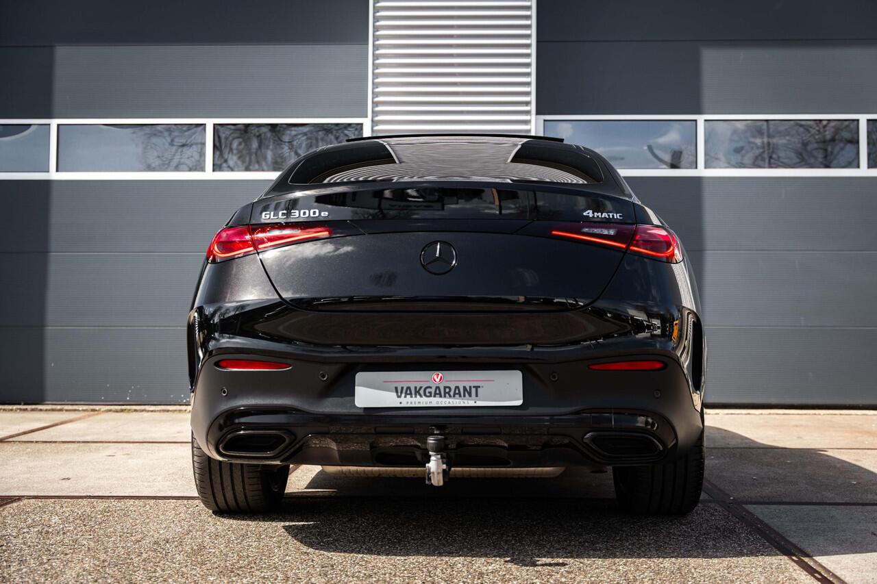 Mercedes-Benz GLC-KLASSE Coupé 300e 4MATIC AMG Line |Pano |Achterasbesturing |Luchtvering |360° |Burmester |Head-up |Trekhaak |ACC