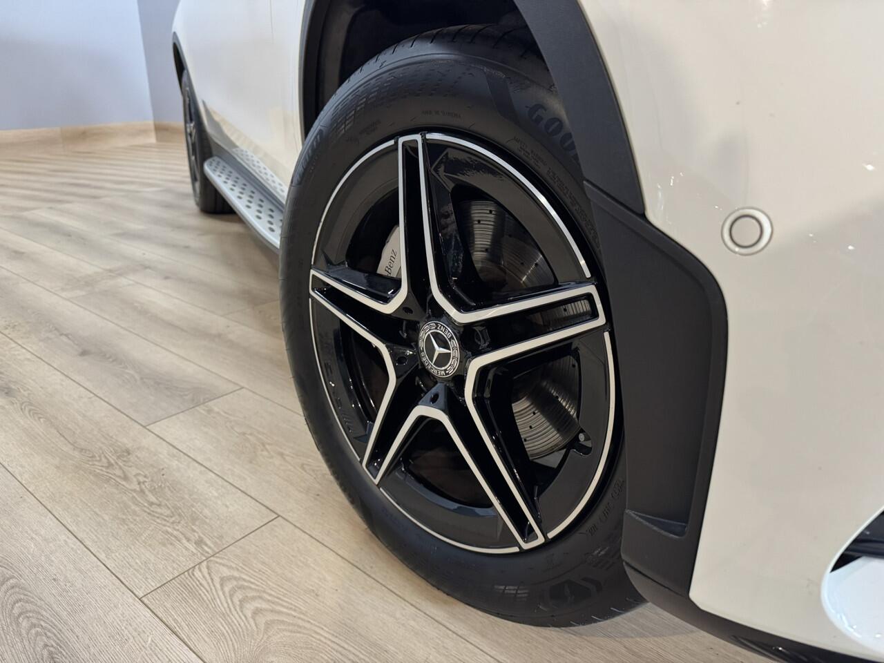 Mercedes-Benz GLC-KLASSE 300e 4MATIC Premium Plus AMG Line | Airco ECC | Panorama | Trekhaak | Virtual | 360 Camera | Cruise Control | Matrix LED | Isofix