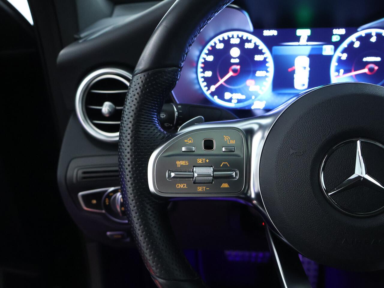 Mercedes-Benz GLC-KLASSE 300 4MATIC | 360°-camera | Schuifdak | Distronic | Apple Carplay | Sfeerverlichting | Inclusief 24 maanden MB Certified garantie voor Europa.