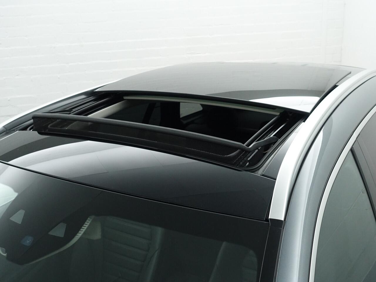 Mercedes-Benz GLC-KLASSE 300e 4MATIC AMG Premium Plus Aut- Panodak, Burmester, Sfeerverlichting, Xenon led, Treeplanken, Ada Cruise