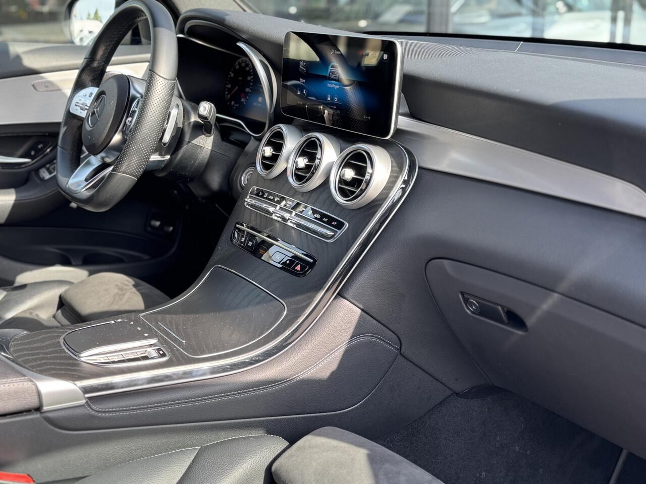 Mercedes-Benz GLC-KLASSE 300e 4MATIC Bns Sul. AMG Wegdr.Trekhaak | NL-AUTO | Camera |