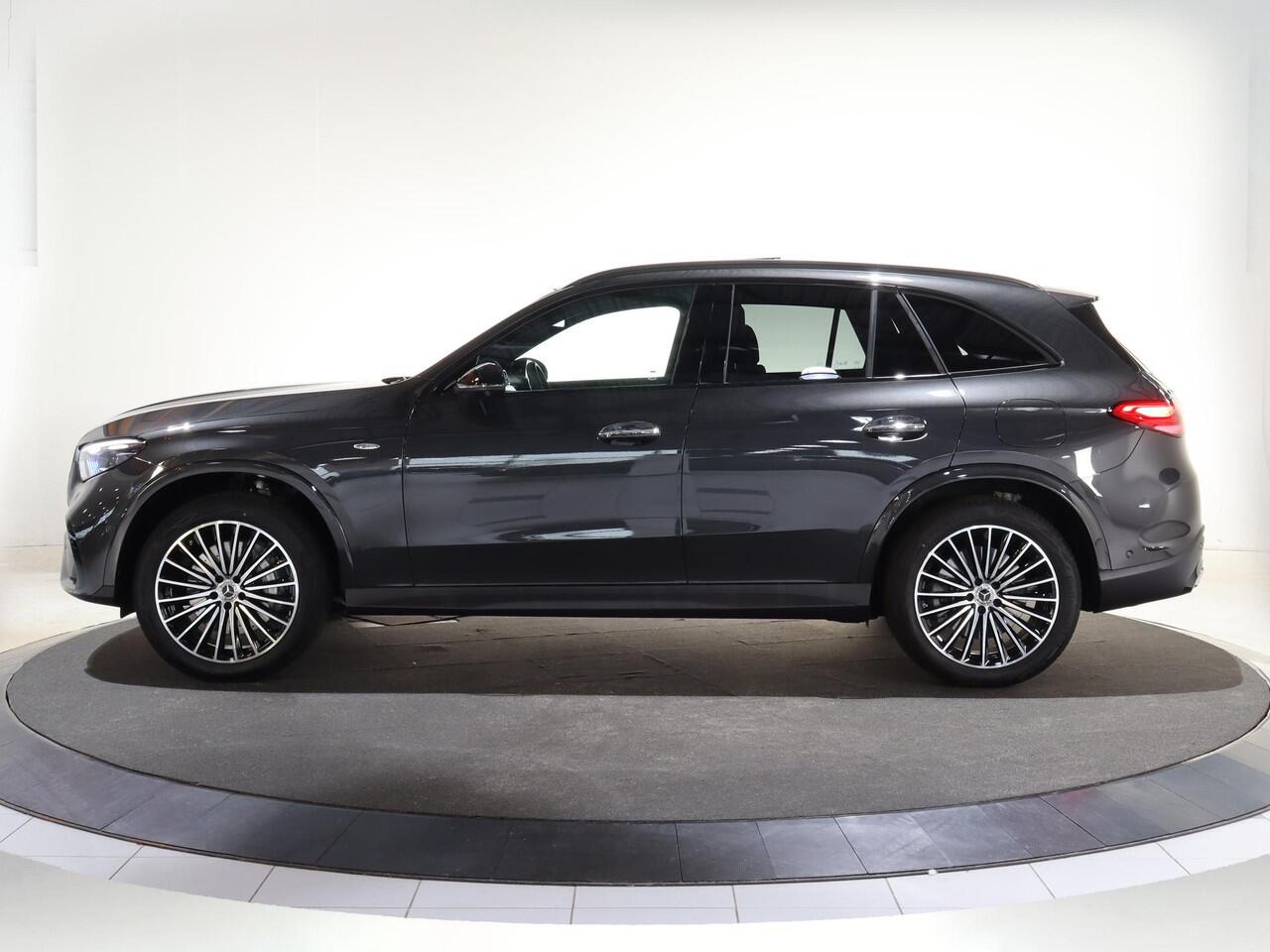 Mercedes-Benz GLC-KLASSE 300e 4MATIC Sport Edition | Panoramaschuifdak | Night | Premium pakket | 360° camera |