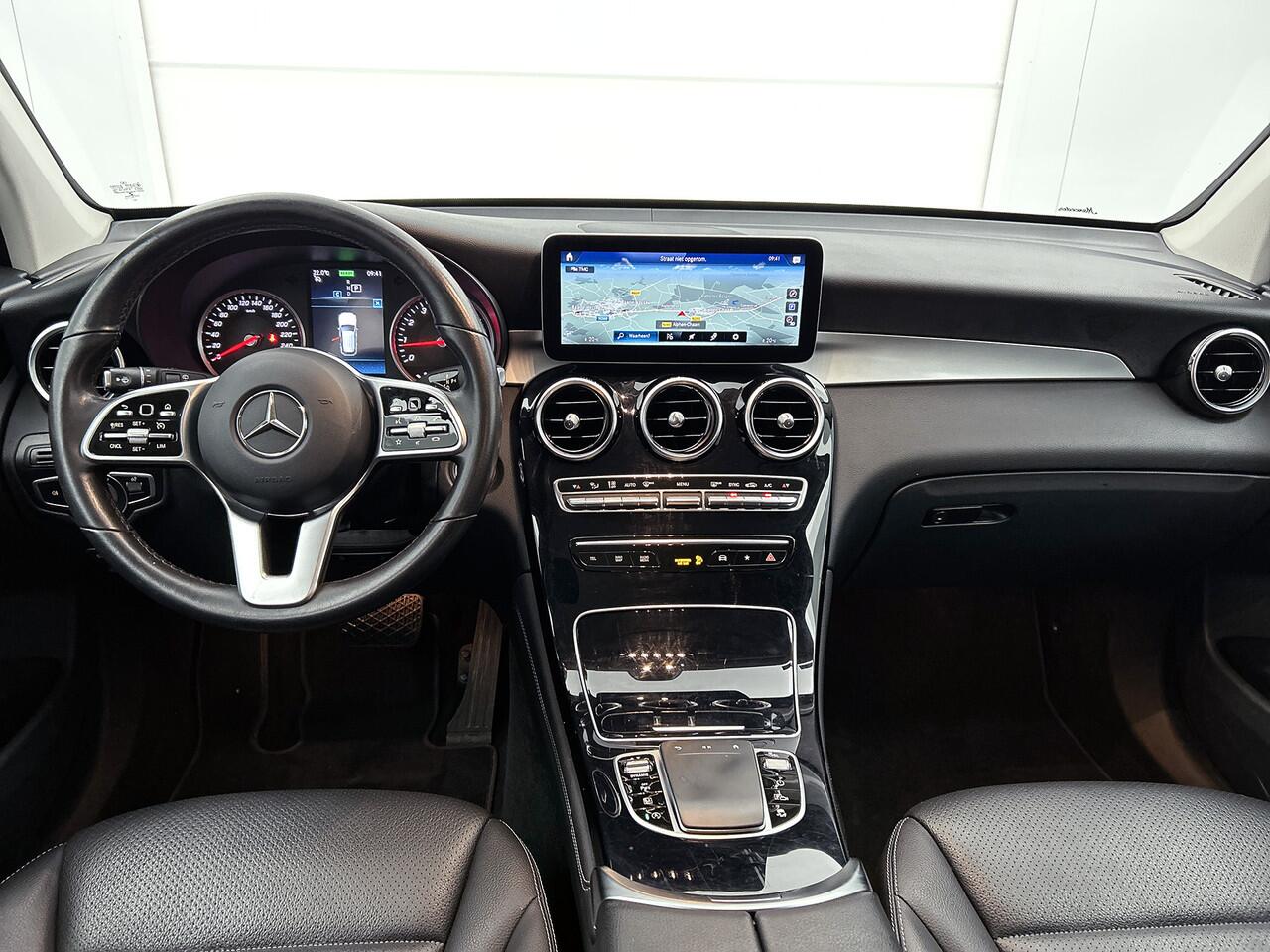 Mercedes-Benz GLC-KLASSE 200 Business Solution Limited | Lichtmetalen velgen | Navigatie | Parking support met camera achter | Trekhaak wegklapbaar | Inclusief 24 maanden MB Certified garantie voor Europa.