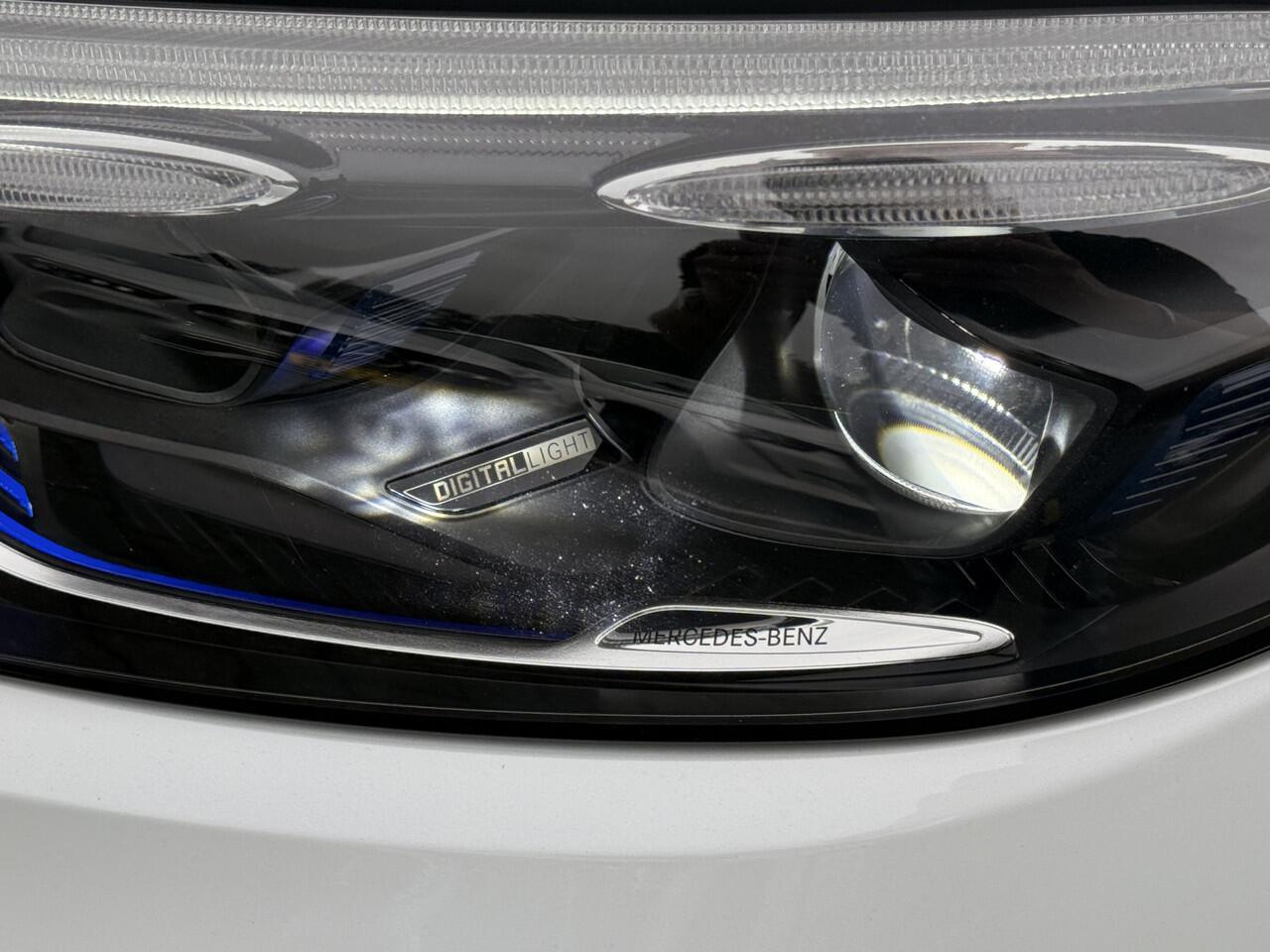 Mercedes-Benz GLC-KLASSE Coupé 300e 4MATIC AMG Line Panoramadak /360 Camera / Navigatie