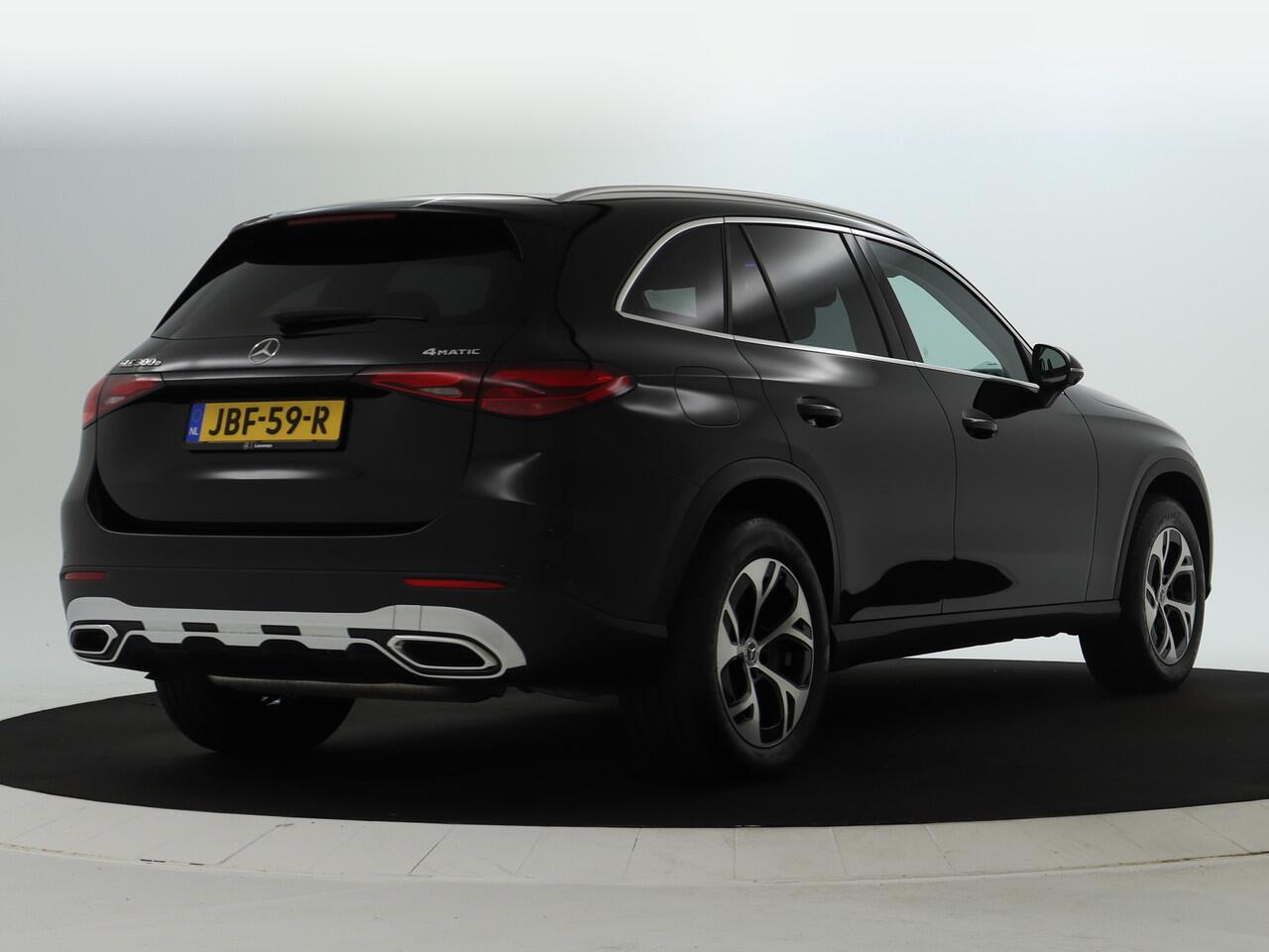 Mercedes-Benz GLC-KLASSE 300e 4MATIC Luxury Line | Avantgarde | Rijassistentiepakket plus | Memory voorstoelen | 360° camera | Stoel en Stuurverwarming | Inclusief 24 maanden MB Certified garantie voor Europa.