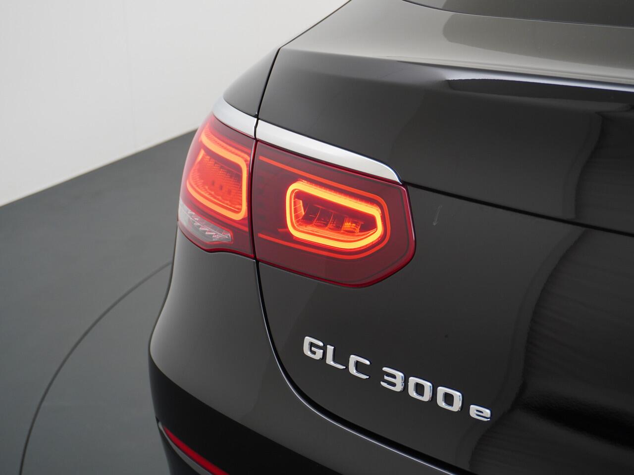 Mercedes-Benz GLC-KLASSE Coupé 300 e 4MATIC AMG line | Rijassistentie Trekhaak