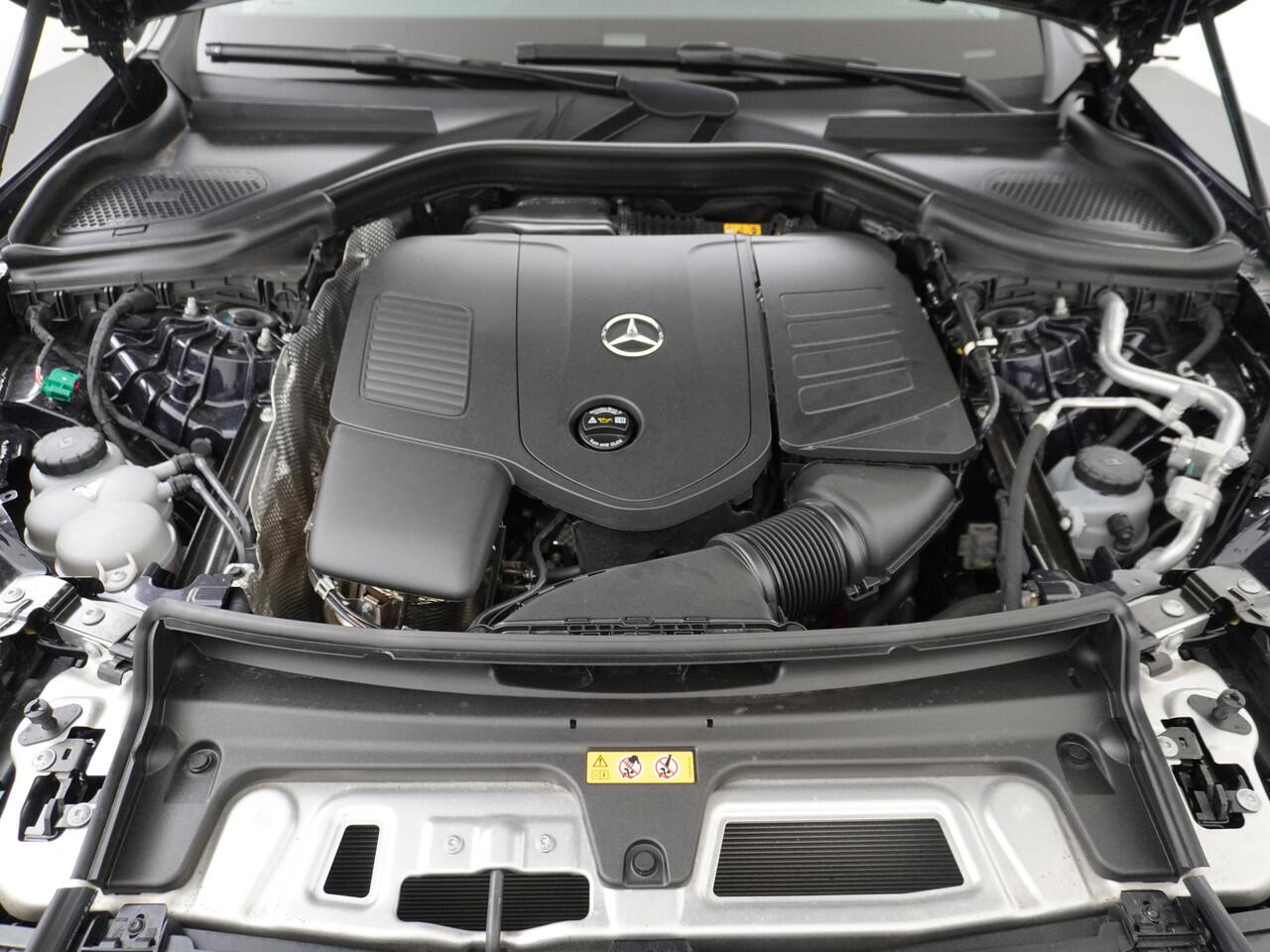 Mercedes-Benz GLC-KLASSE Coupé 300 e 4MATIC AMG Line | Distronic Trekhaak Keyless Memory