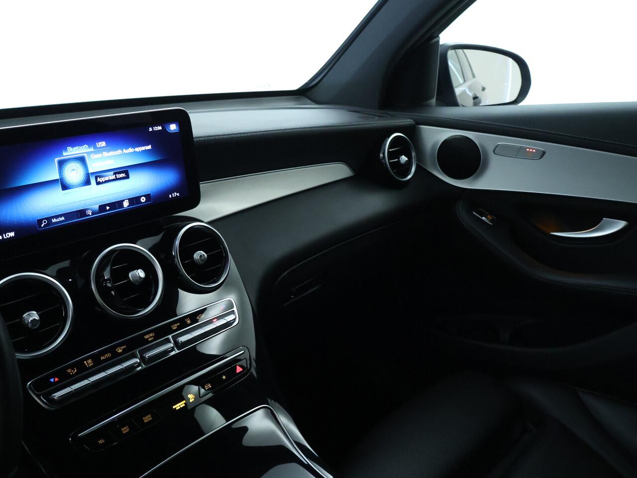 Mercedes-Benz GLC-KLASSE 300e 4MATIC Business Solution Luxury Stoelverwarming | Achteruitrijcamera | cruise control Inclusief 24 maanden MB Certified garantie voor Europa.