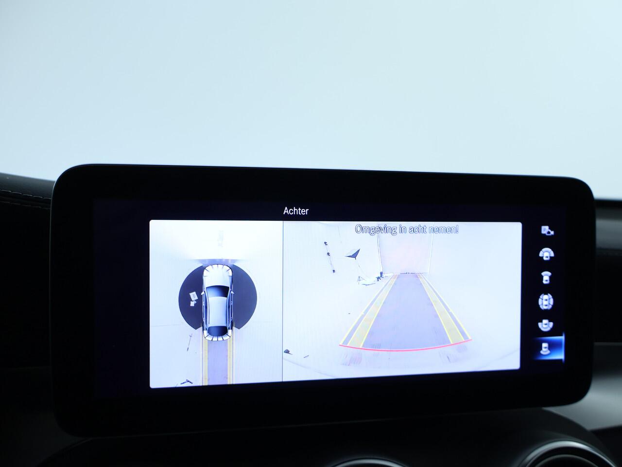 Mercedes-Benz GLC-KLASSE 300 e 4-MATIC AMG Nightpakket | Schuifdak | 360 gr. Camera | Stoelverwarming voor / achter | Sfeerverlichting | Dode Hoek Ass | Inclusief 24 maanden Mercedes-Benz Certified garantie voor Europa.