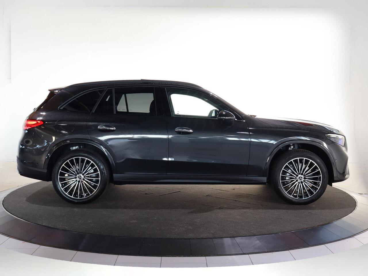 Mercedes-Benz GLC-KLASSE 300e 4MATIC Sport Edition | Panoramaschuifdak | Premium pakket | Nightpakket | 360° camera | Dodehoekassistent | DIGITAL LIGHT |