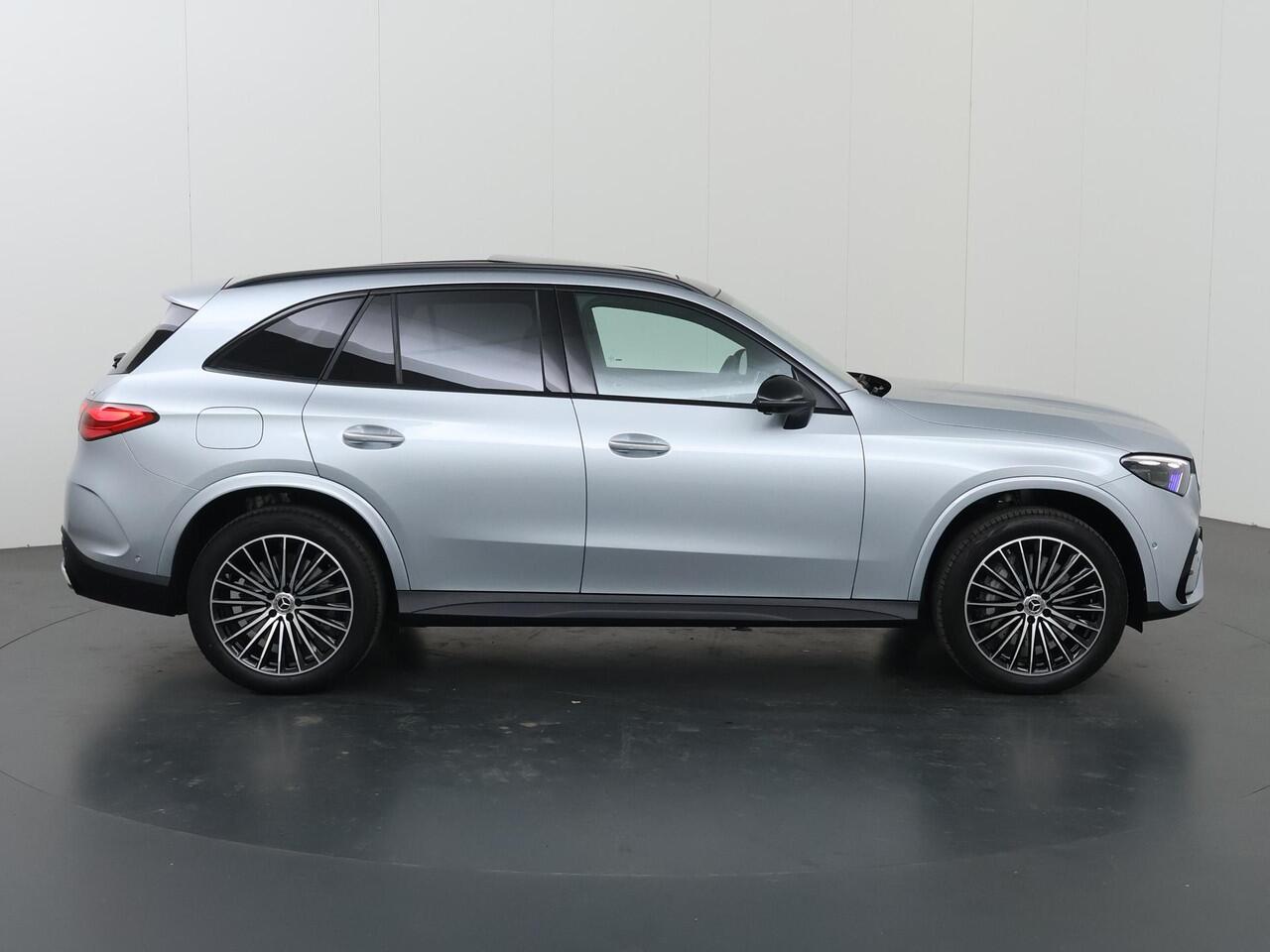 Mercedes-Benz GLC-KLASSE 300e 4MATIC Sport Edition | Panoramaschuifdak | Premium pakket | Nightpakket | 360° camera | Dodehoekassistent | DIGITAL LIGHT |