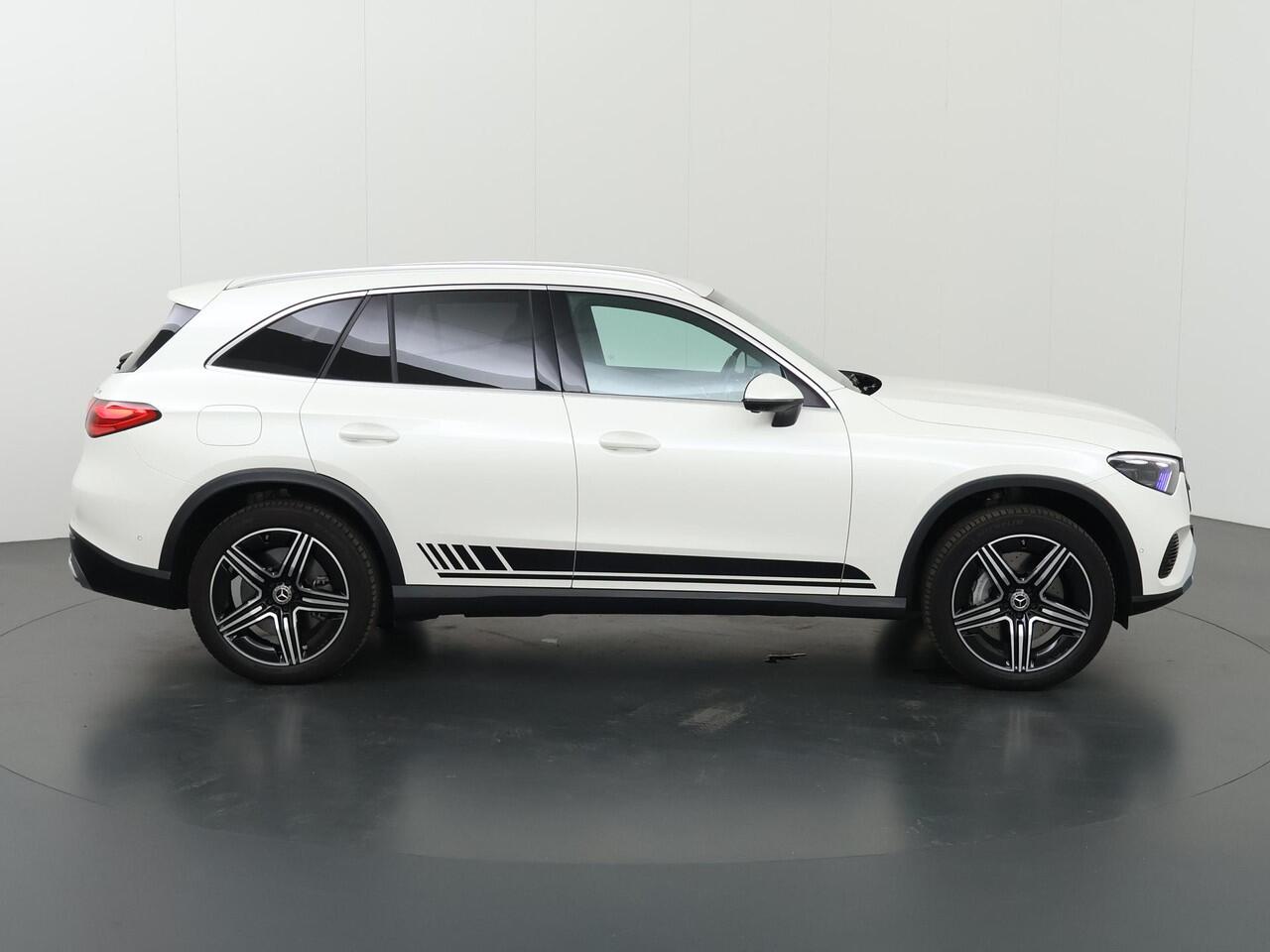 Mercedes-Benz GLC-KLASSE 300e 4MATIC Luxury Line | Digital Light | Memory | Stoelverwarming | Sfeerverlichting |