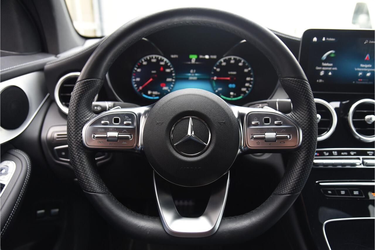 Mercedes-Benz GLC-KLASSE Coupé 300e 4MATIC AMG Line