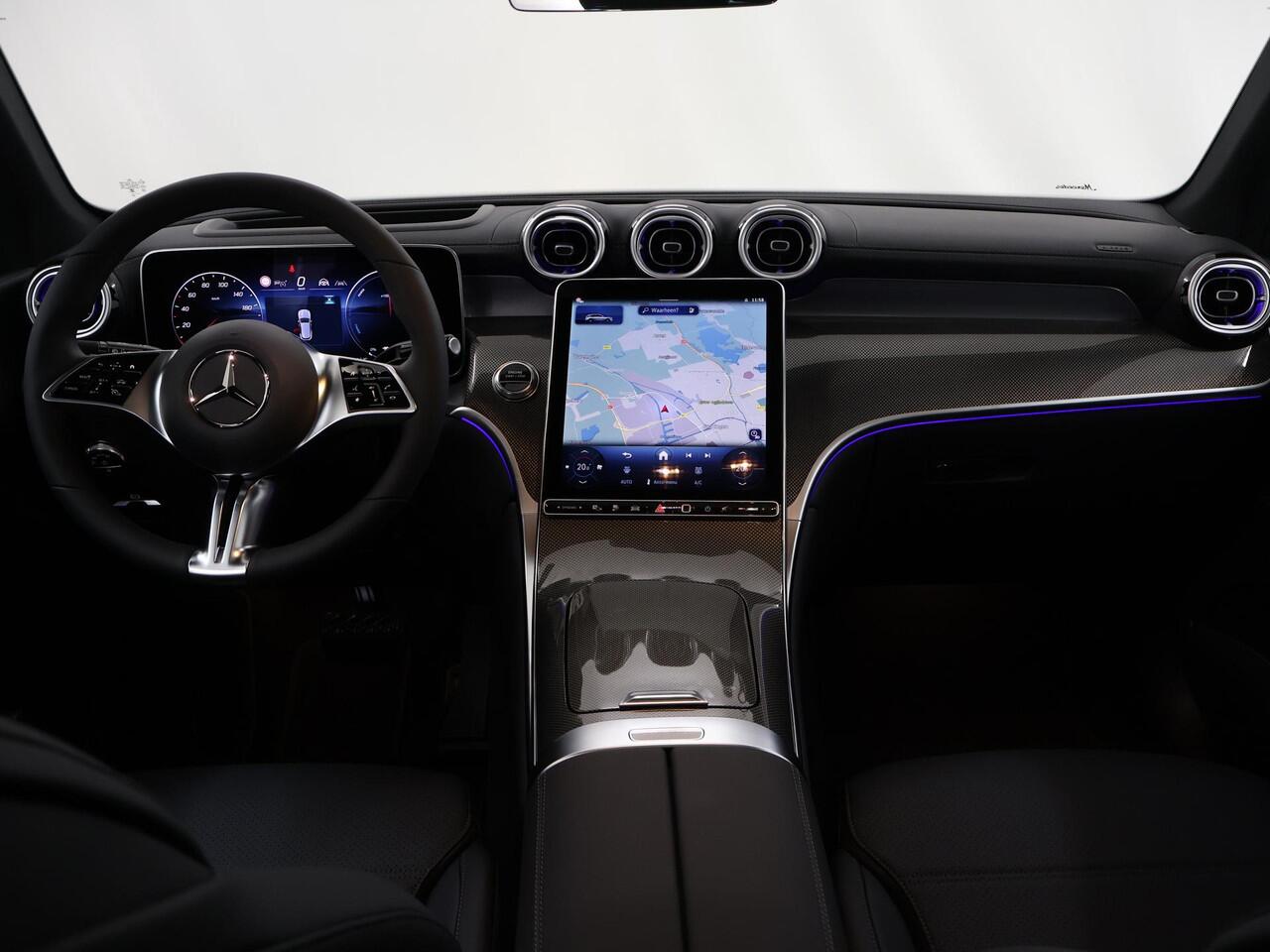 Mercedes-Benz GLC-KLASSE 300e 4MATIC Luxury Line | Panoramadak | Trekhaak | Distronic plus | Rijassistentiepakket Plus | Head Up display | 360 camera |