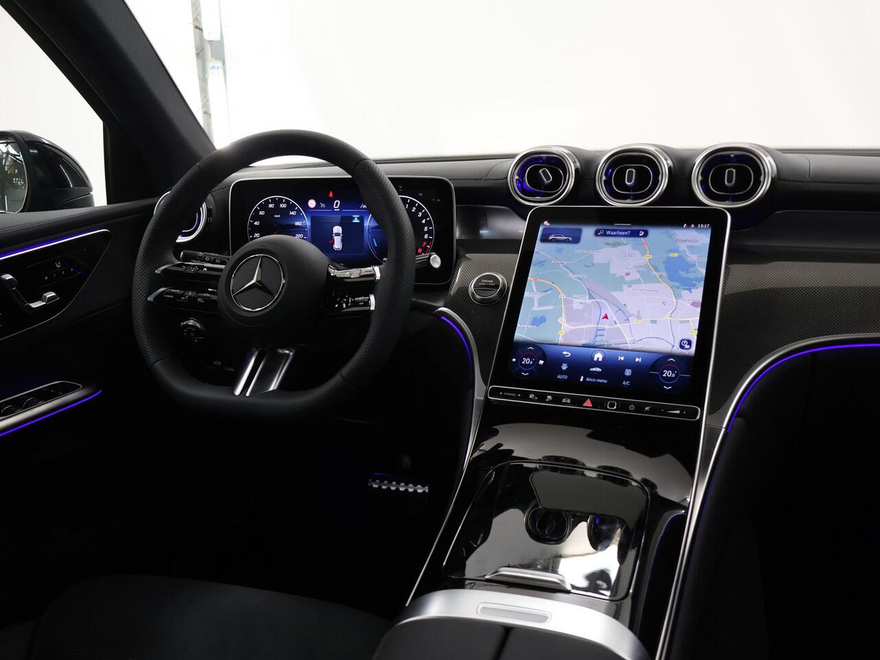 Mercedes-Benz GLC-KLASSE 300e 4MATIC Sport Edition | Panoramaschuifdak | Premium pakket | Nightpakket | 360° camera | Dodehoekassistent | DIGITAL LIGHT | Trekhaak |