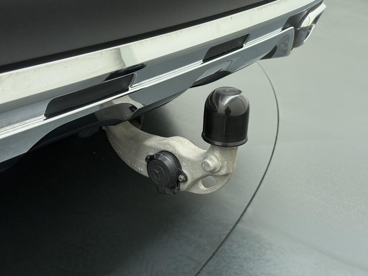 Mercedes-Benz GLC-KLASSE 300 e 4MATIC AMG Line | Luchtvering Achterasbesturing Trekhaak Burmester HUD Pano Memory