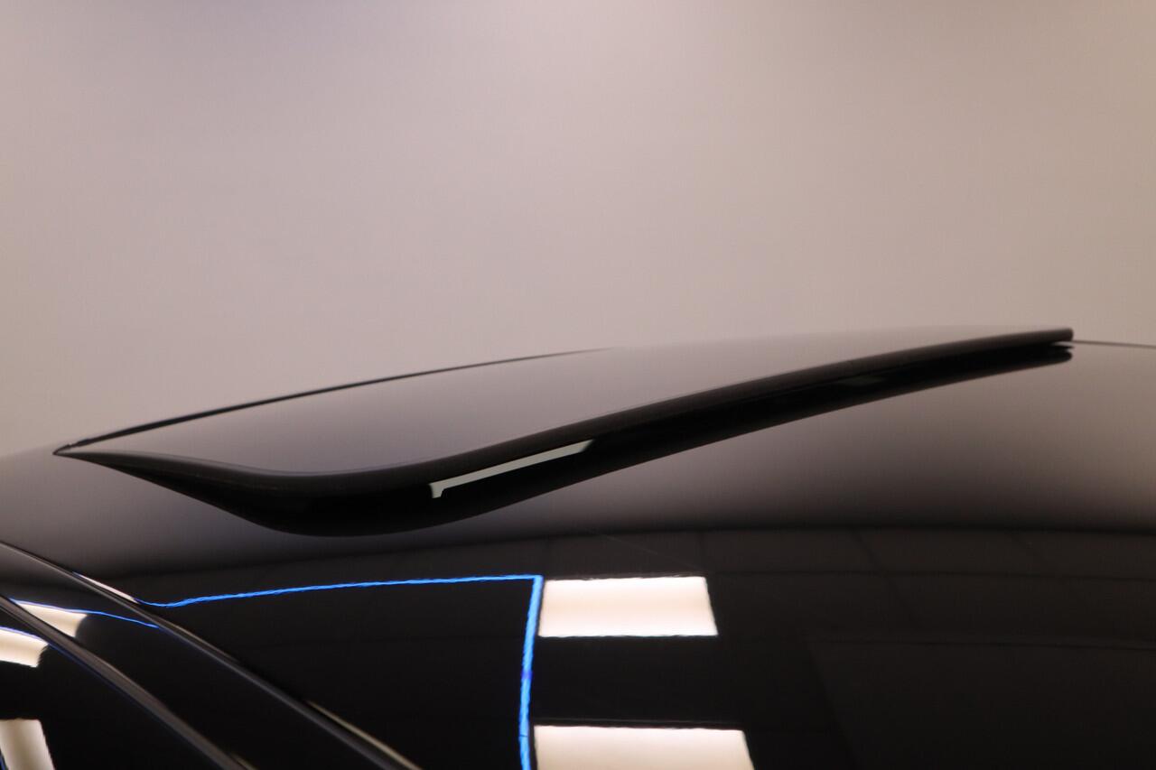 Mercedes-Benz GLC-KLASSE Coupé 300e 4MATIC Business Solution AMG Hybride Navigatie Cruise Control 19LMV 360 Camera Schuifdak