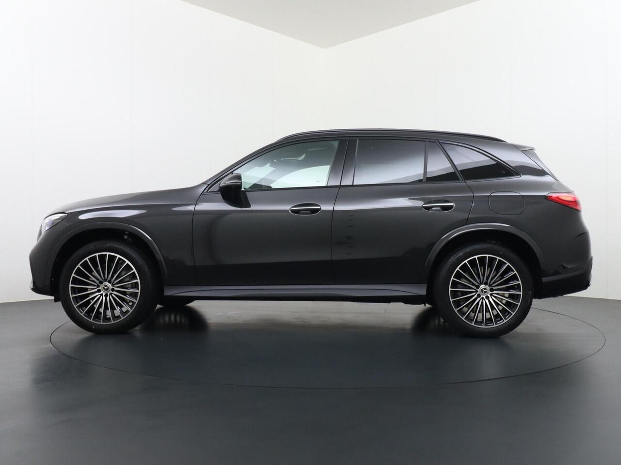 Mercedes-Benz GLC-KLASSE 300e 4MATIC Sport Edition | Panorama - Schuifdak | Memorystoelen | Apple Carplay & Android Auto | Digital Light | Niveauregeling | 360° Camera | Nightpakket | Sfeerverlichting