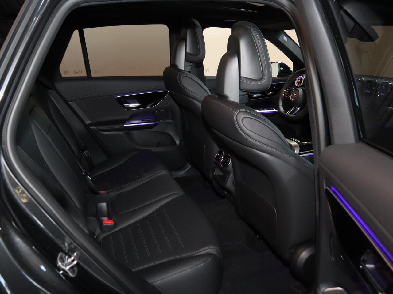 Mercedes-Benz GLC-KLASSE 300e 4MATIC Sport Edition | Panoramaschuifdak | Premium pakket | Nightpakket | 360° camera | Dodehoekassistent | DIGITAL LIGHT |