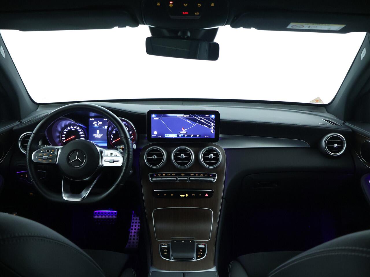 Mercedes-Benz GLC-KLASSE 300 e 4MATIC Premium Plus | AMG Styling | Night Pakket | Dode hoek assistent | Trekhaak | Inclusief 24 maanden MB Certified garantie voor Europa.