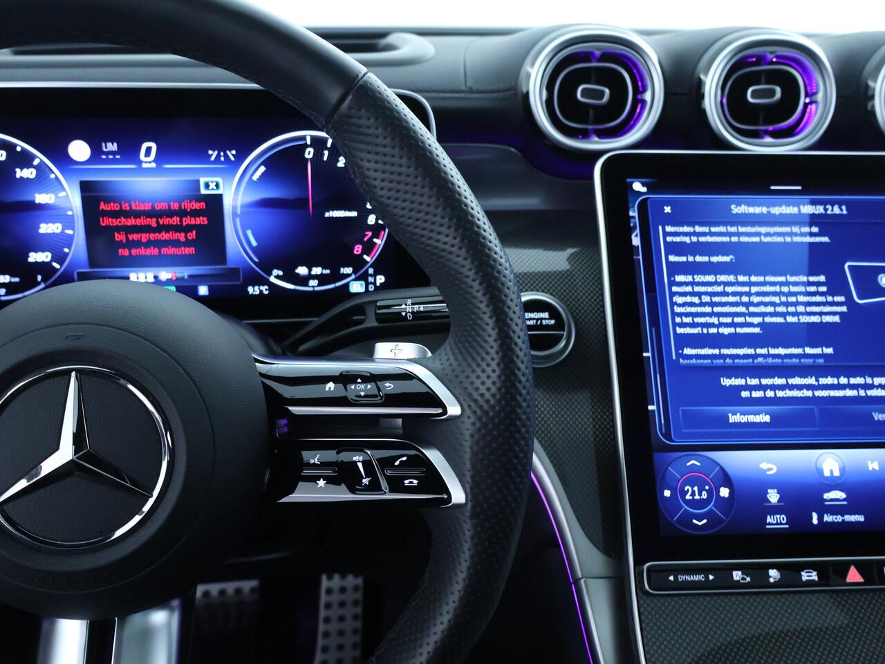 Mercedes-Benz GLC-KLASSE 300 e 4MATIC AMG P AMG Line Premium Plus | Alarm Klasse 3 | Trekhaak | Night Pakket | Distronic | Panorama Schuif-Kanteldak. Inclusief 24 maanden MB Certified garantie voor Europa.