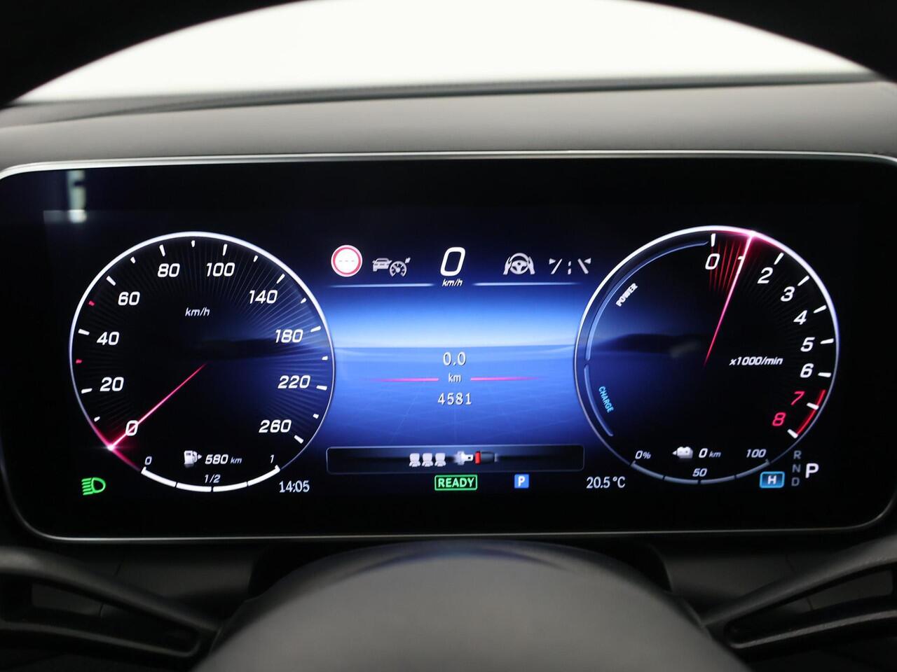 Mercedes-Benz GLC-KLASSE 300e 4MATIC AMG Line | Premium pakket | Panoramadak | Rij-assistentie pakket | Digital Light | Parkeer pakket | 20-Inch |