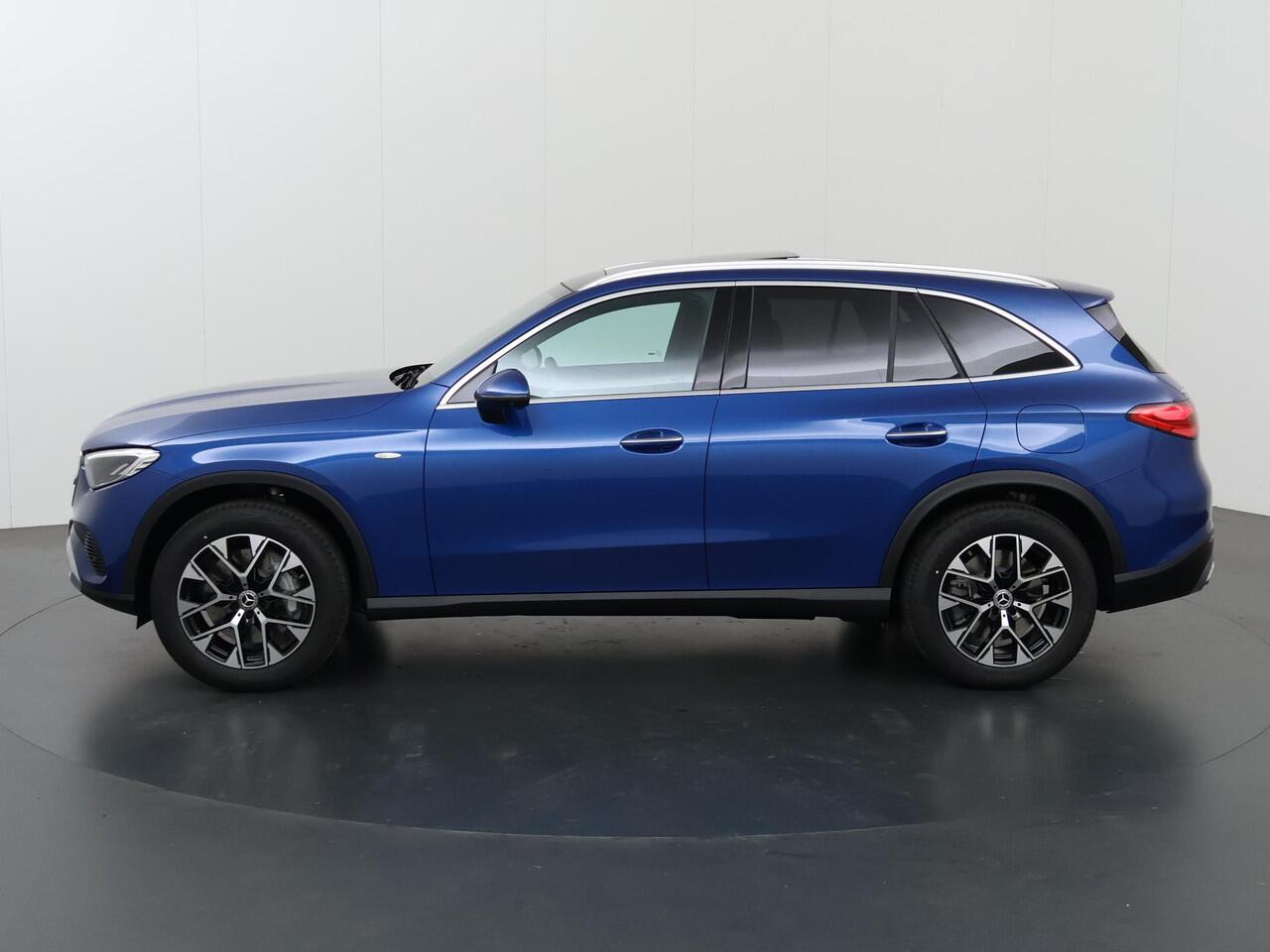 Mercedes-Benz GLC-KLASSE 300e 4MATIC Luxury Line | Panoramadak | Trekhaak | Distronic plus | Rijassistentiepakket Plus | Head Up display | 360 camera |