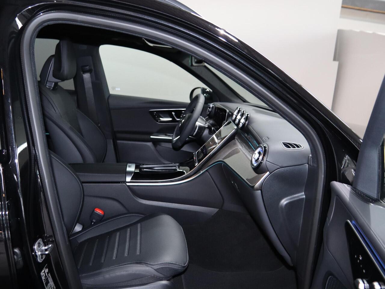 Mercedes-Benz GLC-KLASSE 300e 4MATIC Sport Edition | Panoramaschuifdak | Premium pakket | Nightpakket | 360° camera | Dodehoekassistent | DIGITAL LIGHT |