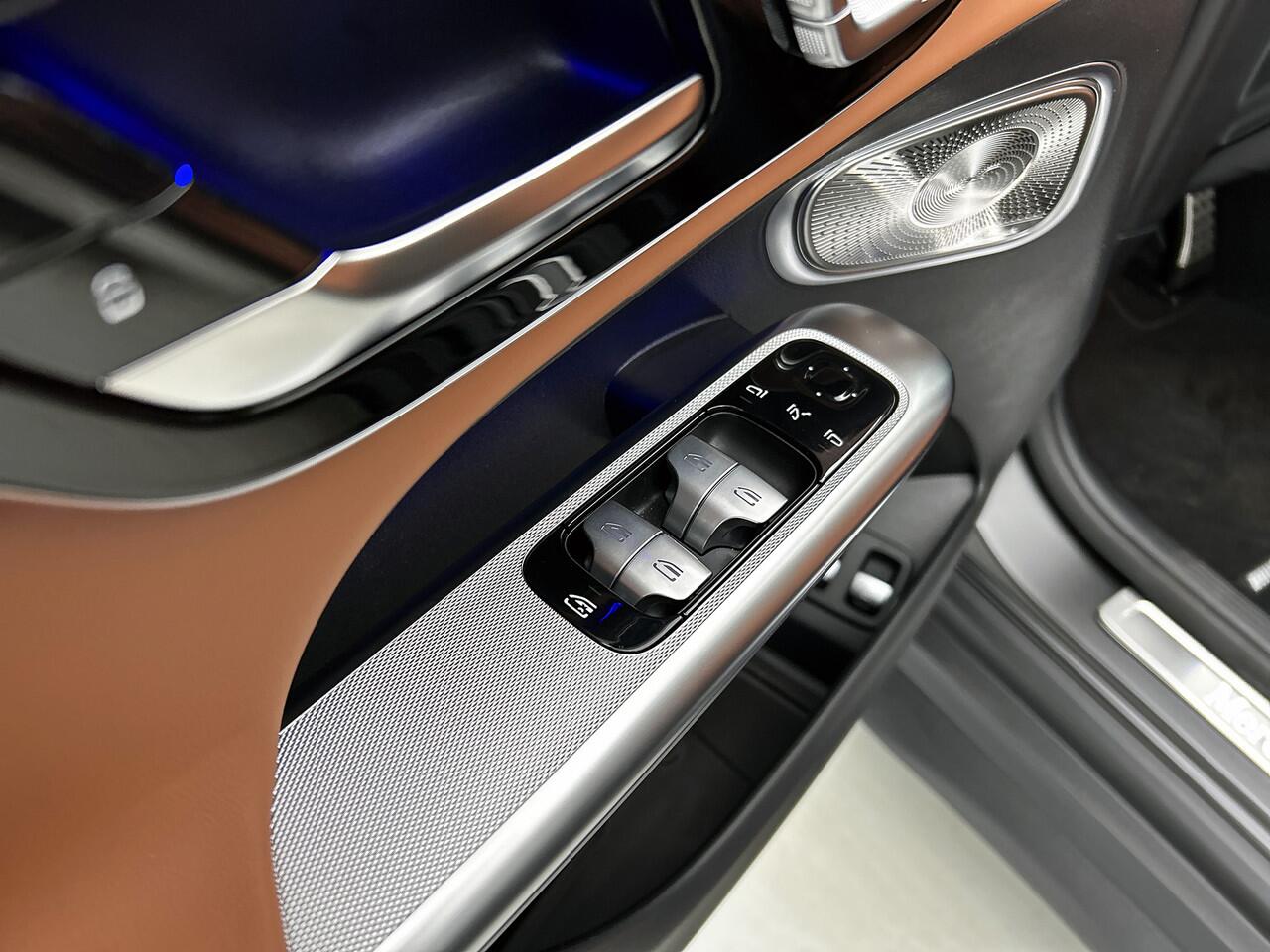 Mercedes-Benz GLC-KLASSE 400e 4MATIC Sport Edition | AMG Premium Plus | Nightpakket | Techniekpakket met Airmatic | Trekhaak | Rijassistentiepakket Plus | Winter pakket | Magno matte lak |