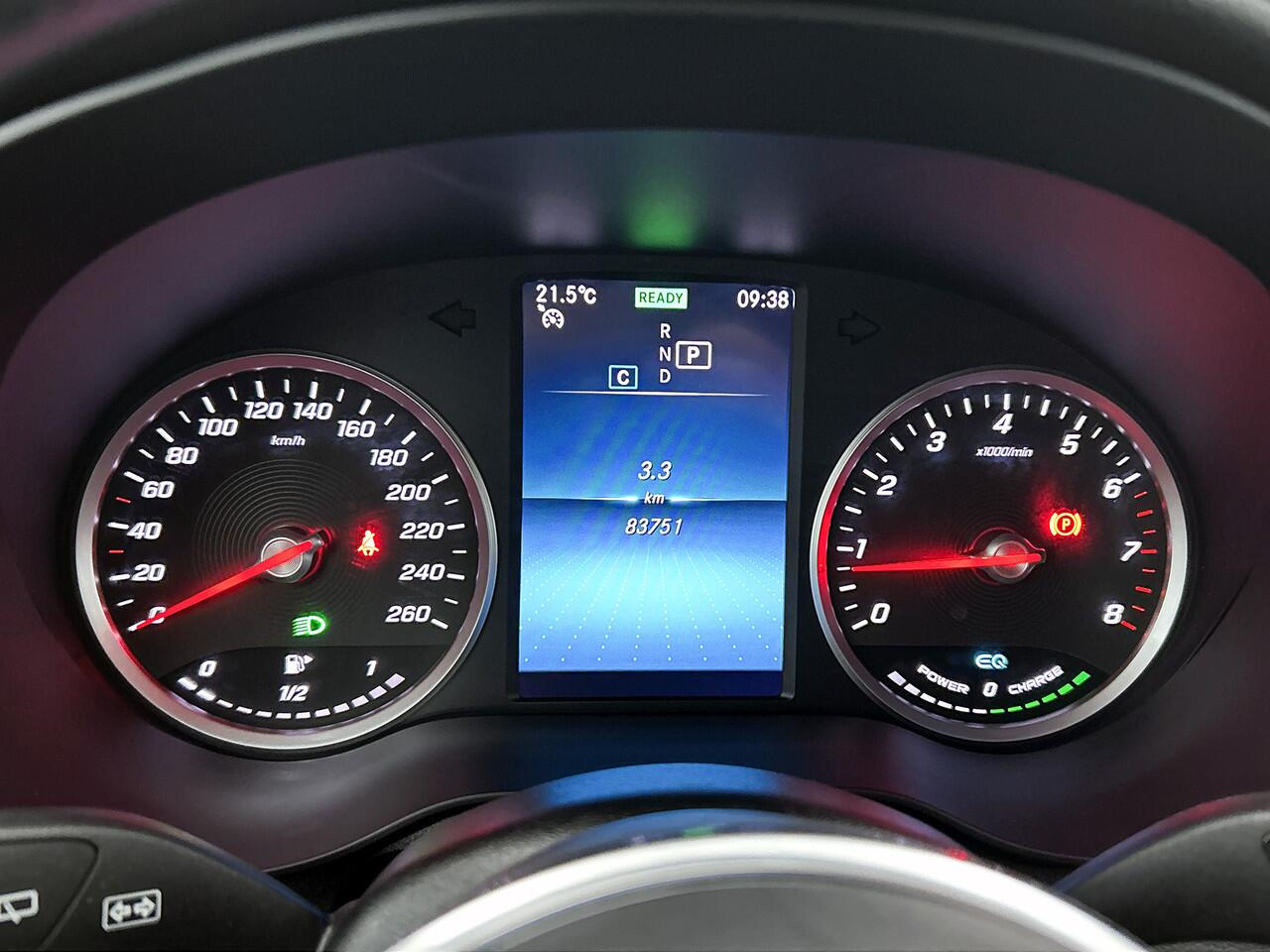 Mercedes-Benz GLC-KLASSE 200 Business Solution Limited | Lichtmetalen velgen | Navigatie | Parking support met camera achter | Trekhaak wegklapbaar | Inclusief 24 maanden MB Certified garantie voor Europa.