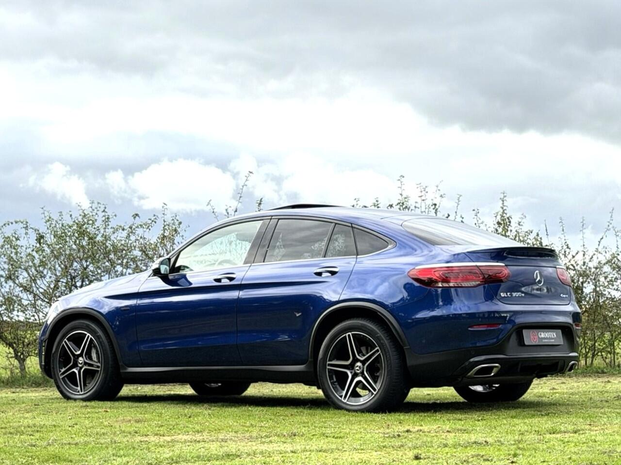 Mercedes-Benz GLC-KLASSE Coupé GLC 300e 4MATIC - AMG - Luchtvering - Burmester