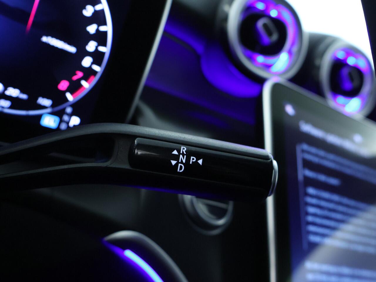 Mercedes-Benz GLC-KLASSE 300e 4MATIC Luxury Line Avantgarde Advanced Plus | Trekhaak | Rijassistentiepakket plus | Stuur en Stoelverwarming. Inclusief 24 maanden MB Certified garantie voor Europa.