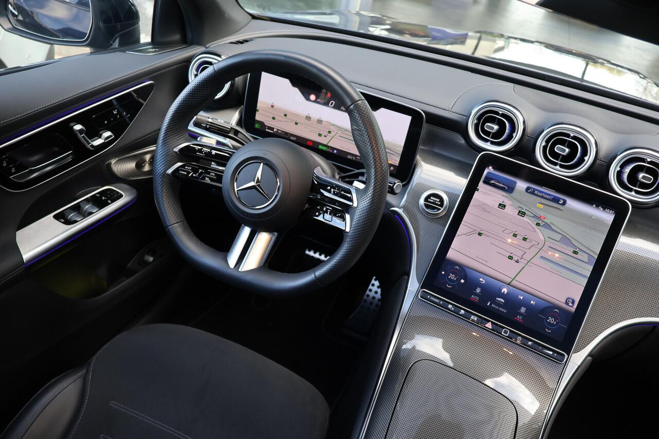 Mercedes-Benz GLC-KLASSE Coupé 300e 4MATIC AMG Line l Panoramadak l Niveau- regeling l KEYLESS GO l Rij-assistentie plus l Digital Light l Memory pakket l MBUX l 360 gr Camera l Trekhaak Wegklapbaar l DAB l Sfeerverlichting l Burmester l Night pakket l stoelverwarming V + A l