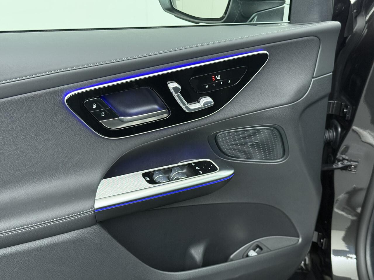 Mercedes-Benz GLC-KLASSE 300 e 4MATIC AMG Line | Pano Trekhaak Memory Digital