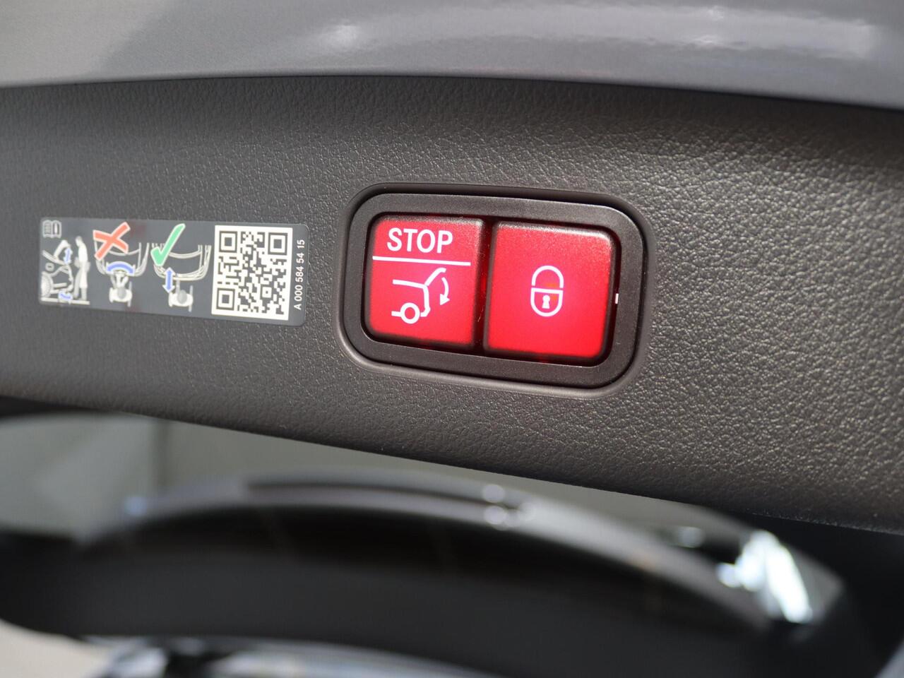 Mercedes-Benz GLC-KLASSE 300e 4MATIC Sport Edition | Panoramaschuifdak | Premium pakket | 360 Camera | Matrix LED koplampen