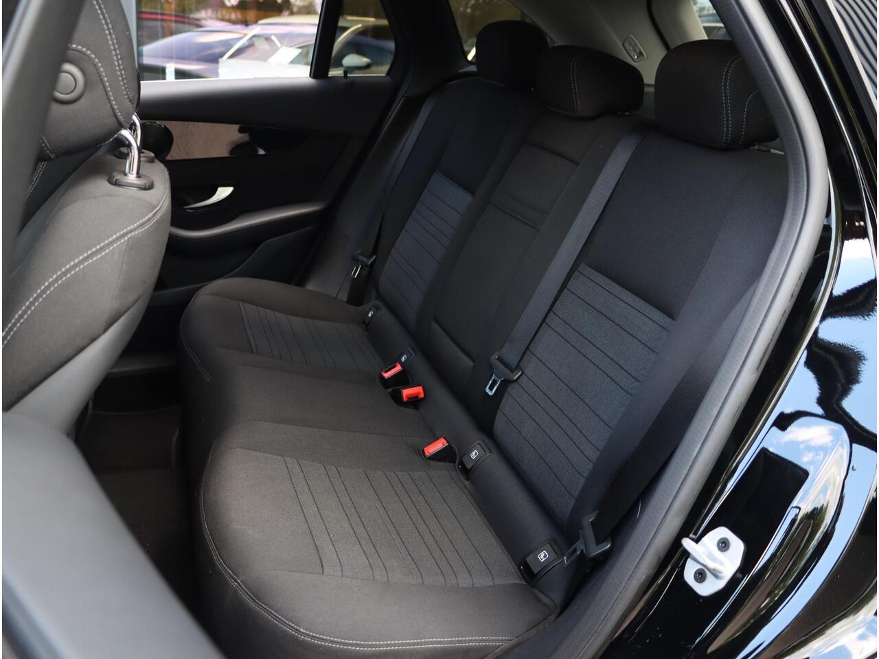 Mercedes-Benz GLC-KLASSE 300e 4MATIC Business Solution 320pk