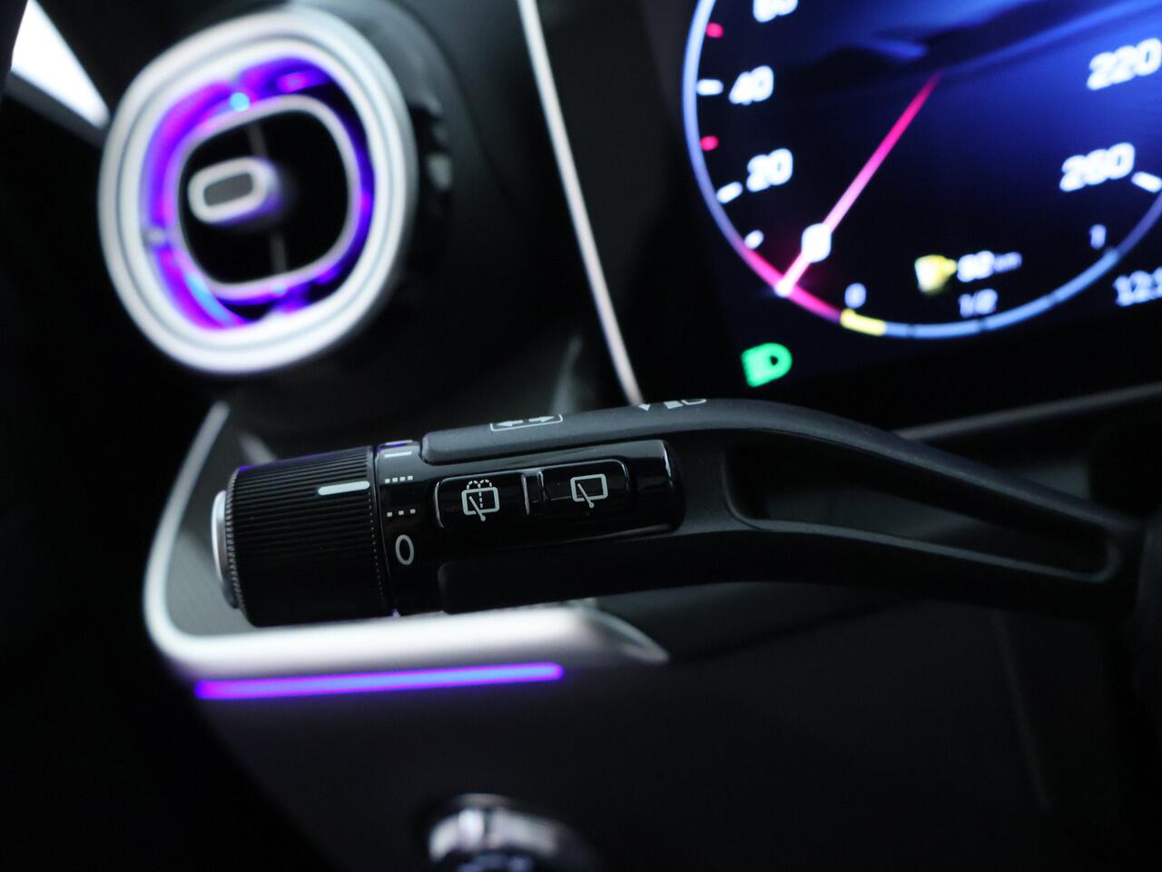 Mercedes-Benz GLC-KLASSE 300e 4MATIC Sport Edition | Nightpakket | AMG Premium | Parkeerpakket met 360°-camera | EASY PACK achterklep | URBAN GUARD voertuigbescherming plus | Memorypakket | Dodehoekassistent |