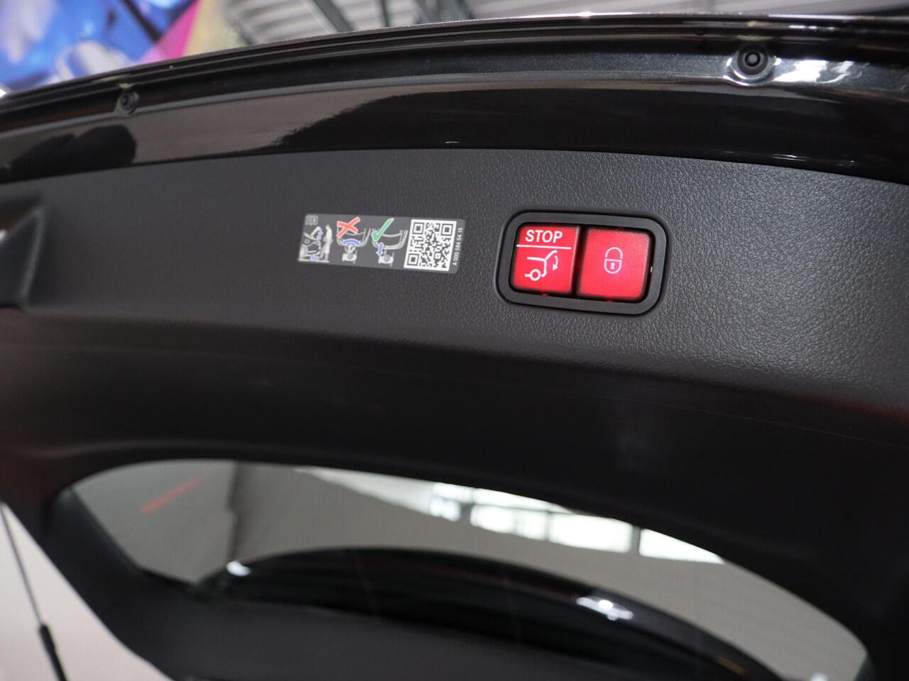 Mercedes-Benz GLC-KLASSE 300e 4MATIC Sport Edition | Panoramaschuifdak | Premium Pakket | Nightpakket | 360°-camera