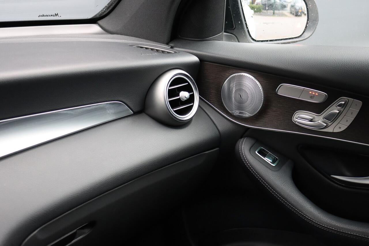 Mercedes-Benz GLC-KLASSE Coupé 300 4MATIC Premium+ AMG Line Aut9 | Schuifdak | Distronic+ | Trekhaak | Burmester | Memory | Surround Camera | Multibeam LED | Augmented Reality | Nightpakket |