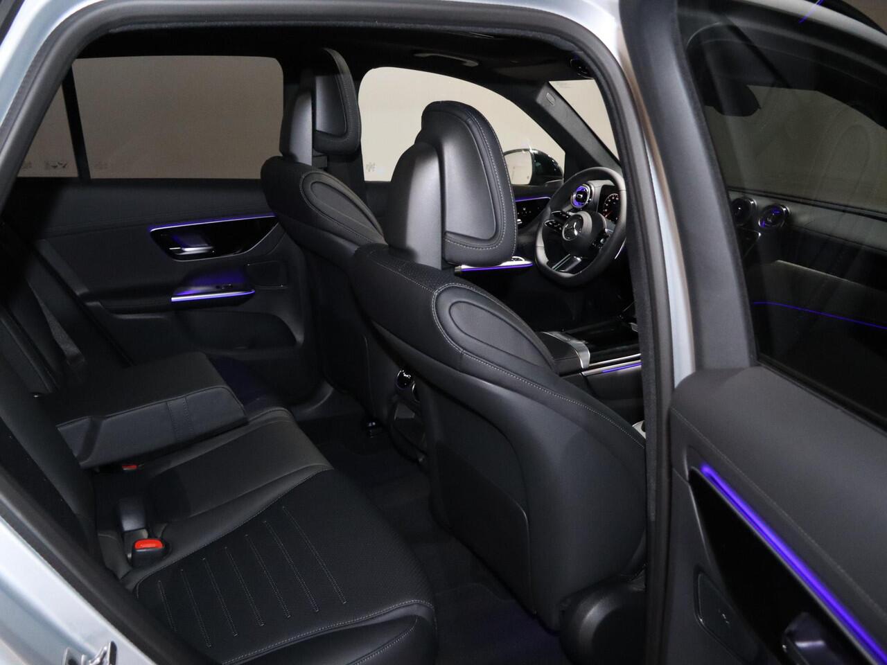 Mercedes-Benz GLC-KLASSE 300e 4MATIC Sport Edition | Panoramaschuifdak | Premium pakket | Nightpakket | 360° camera | Dodehoekassistent | DIGITAL LIGHT | Trekhaak |